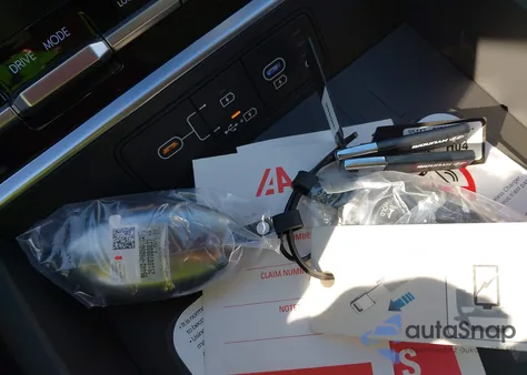 2026 Hyundai Santa Fe Hybrid Sel from USA, damaged, VIN 5NMP2DG17TH104102